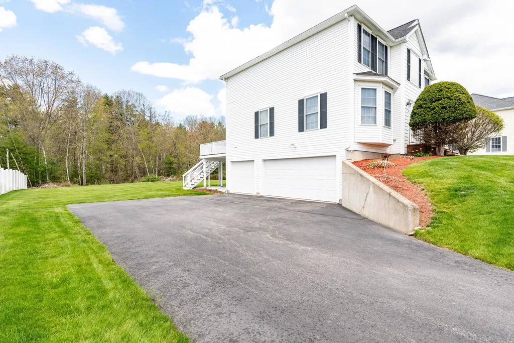 20 Ezra's Way Dover NH 03820