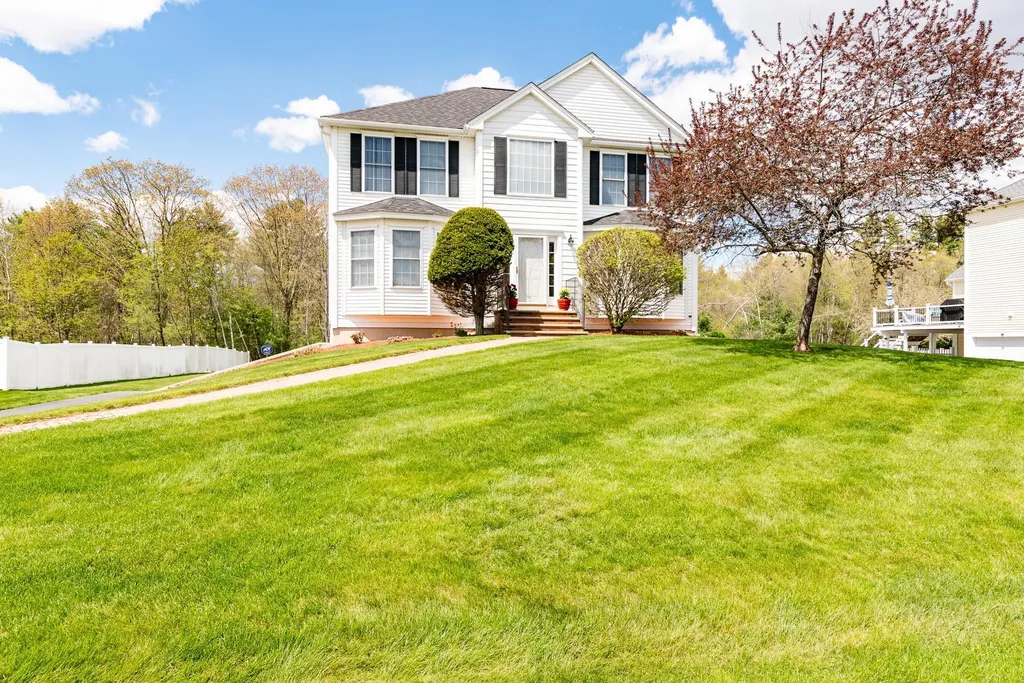 20 Ezra's Way Dover NH 03820