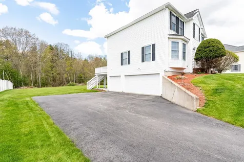 20 Ezra's Way Dover NH 03820