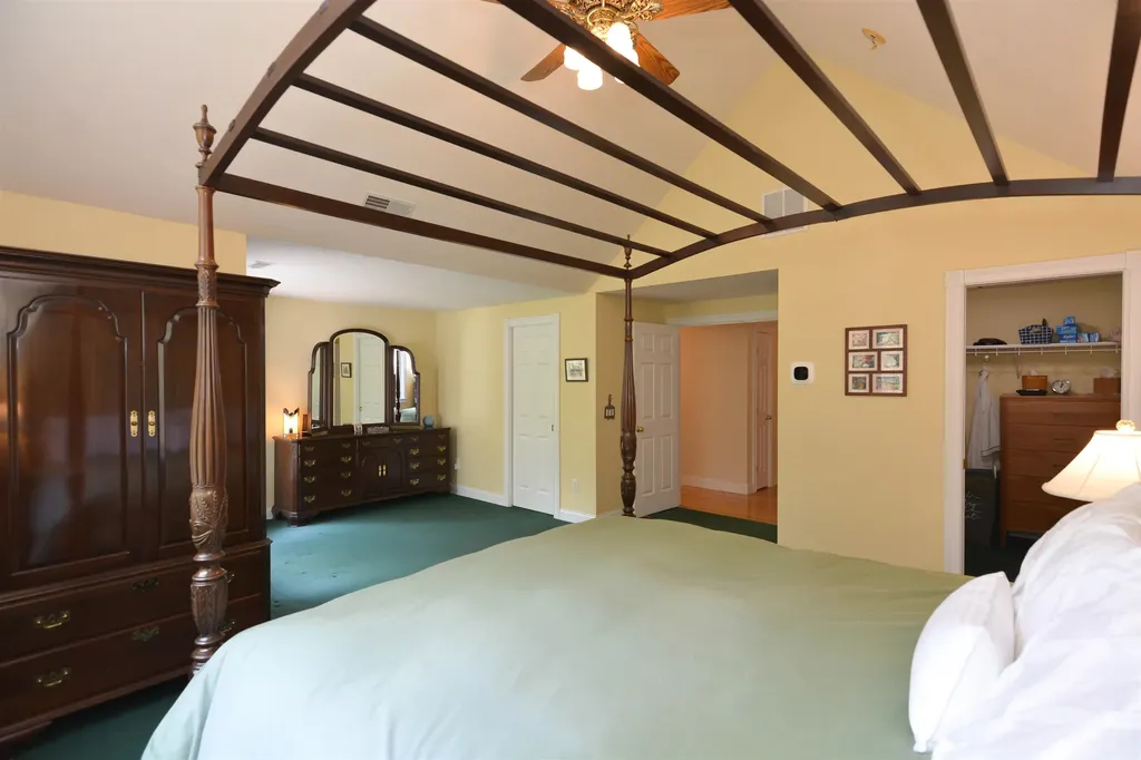 17 Aldrich Street Litchfield NH 03052
