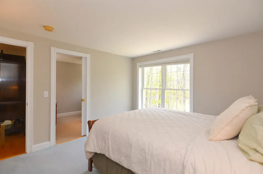 17 Aldrich Street Litchfield NH 03052