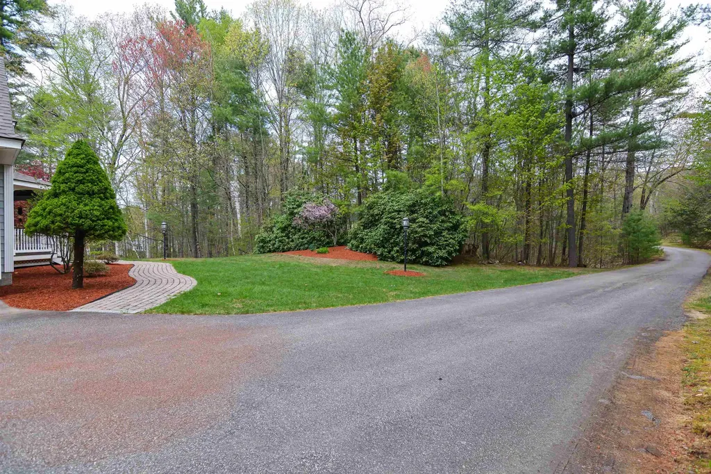 17 Aldrich Street Litchfield NH 03052