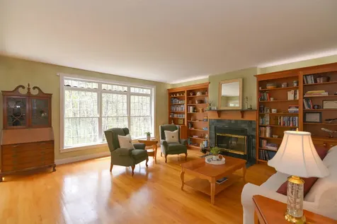 17 Aldrich Street Litchfield NH 03052