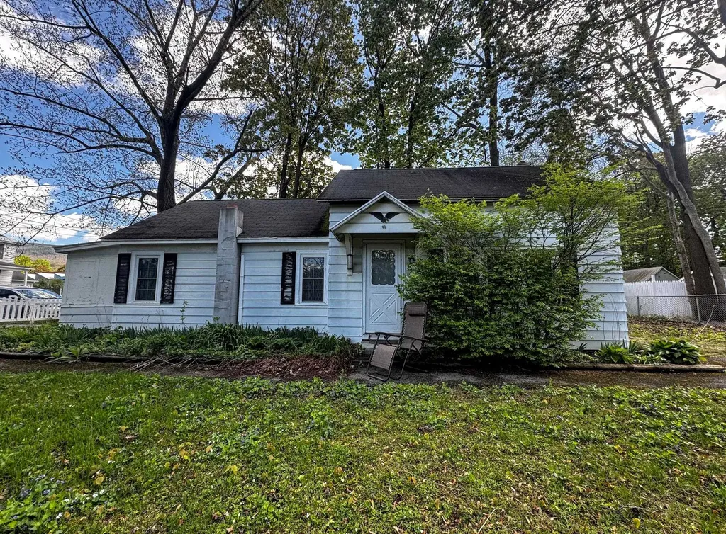 99 Coolidge Avenue Bennington VT 05201
