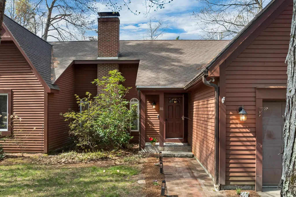 35 Robin Acres Drive Wolfeboro NH 03894