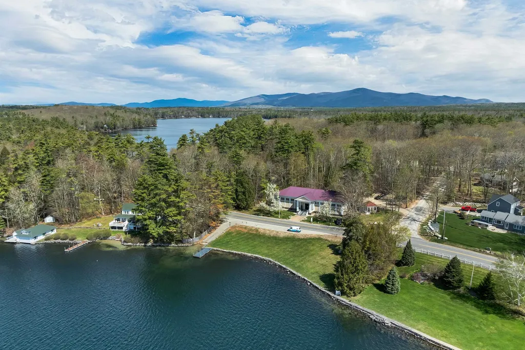 35 Robin Acres Drive Wolfeboro NH 03894