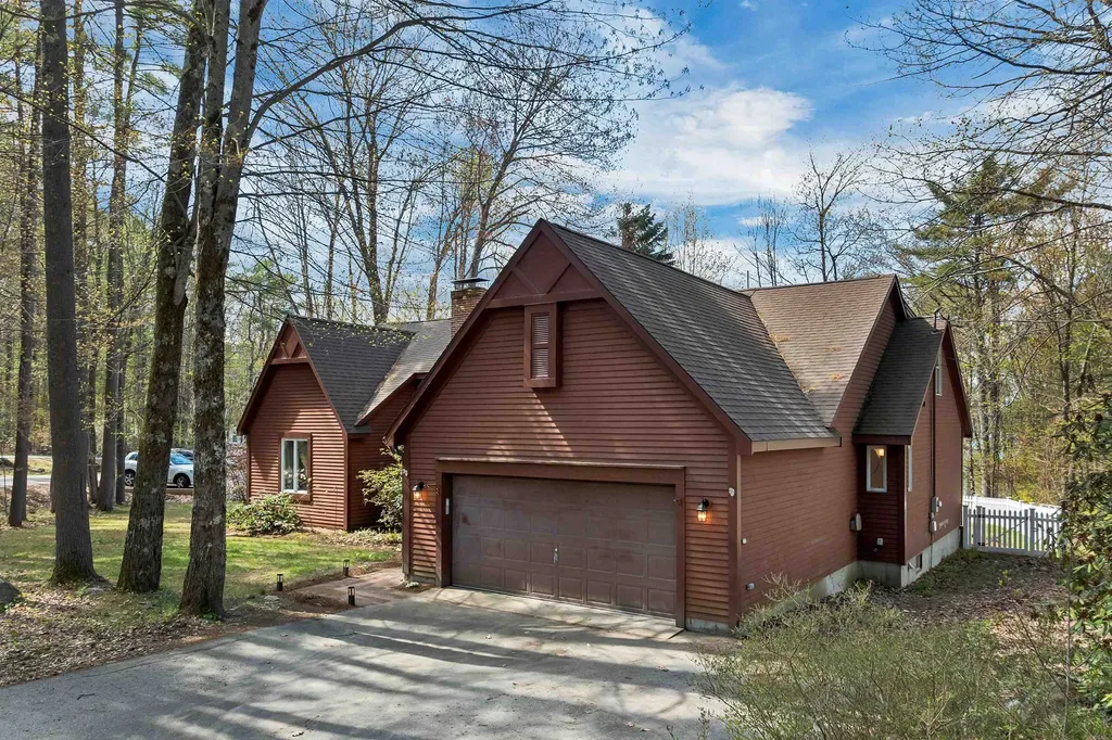 35 Robin Acres Drive Wolfeboro NH 03894