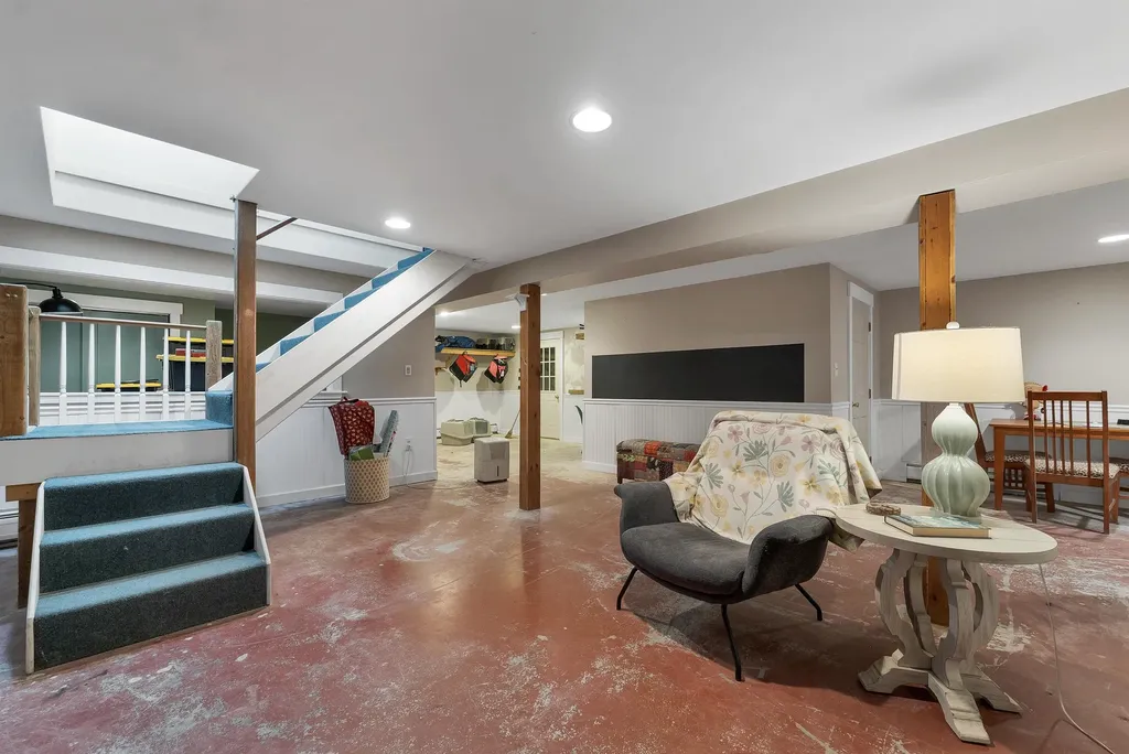 46 Albin Road Bow NH 03304-3704