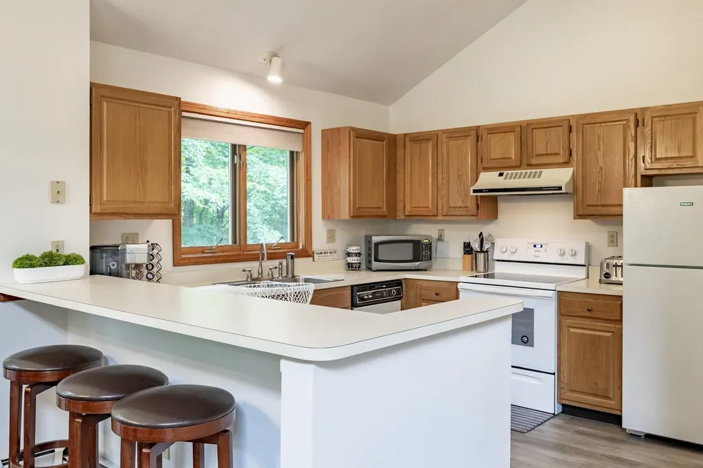 31 Pine Hill Lane Lincoln NH 03251