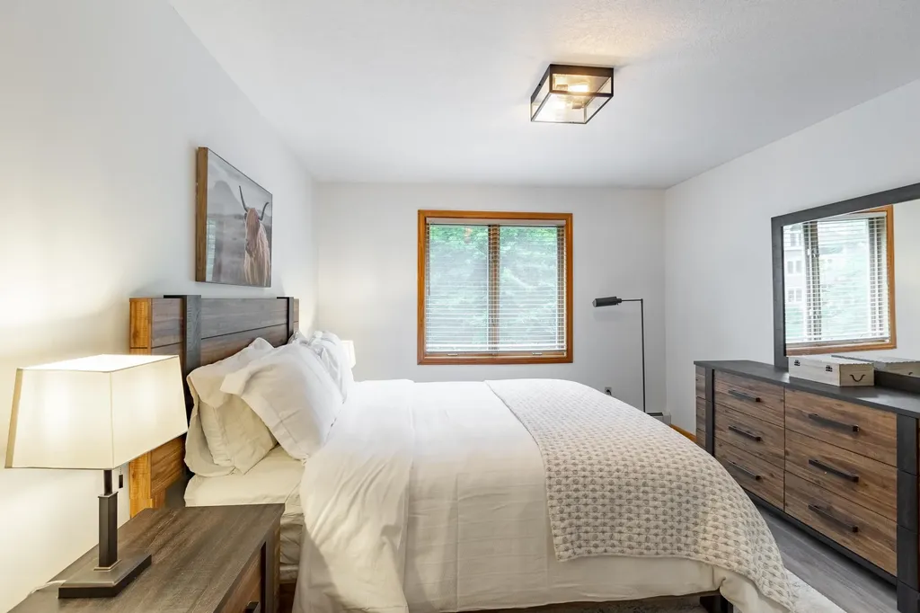 31 Pine Hill Lane Lincoln NH 03251