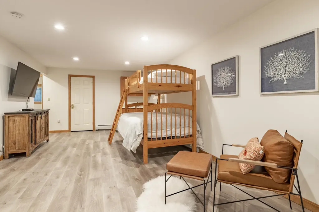 31 Pine Hill Lane Lincoln NH 03251
