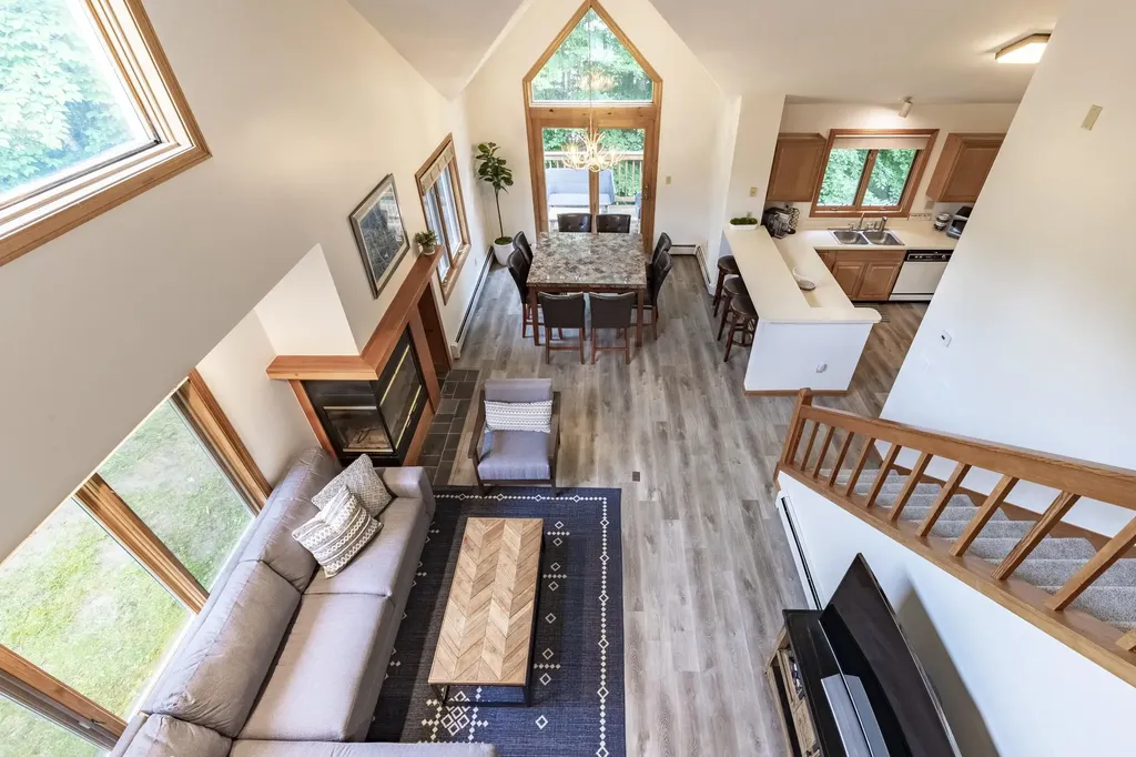 31 Pine Hill Lane Lincoln NH 03251