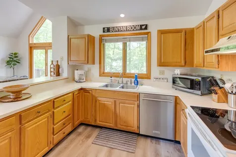 31 Pine Hill Lane Lincoln NH 03251