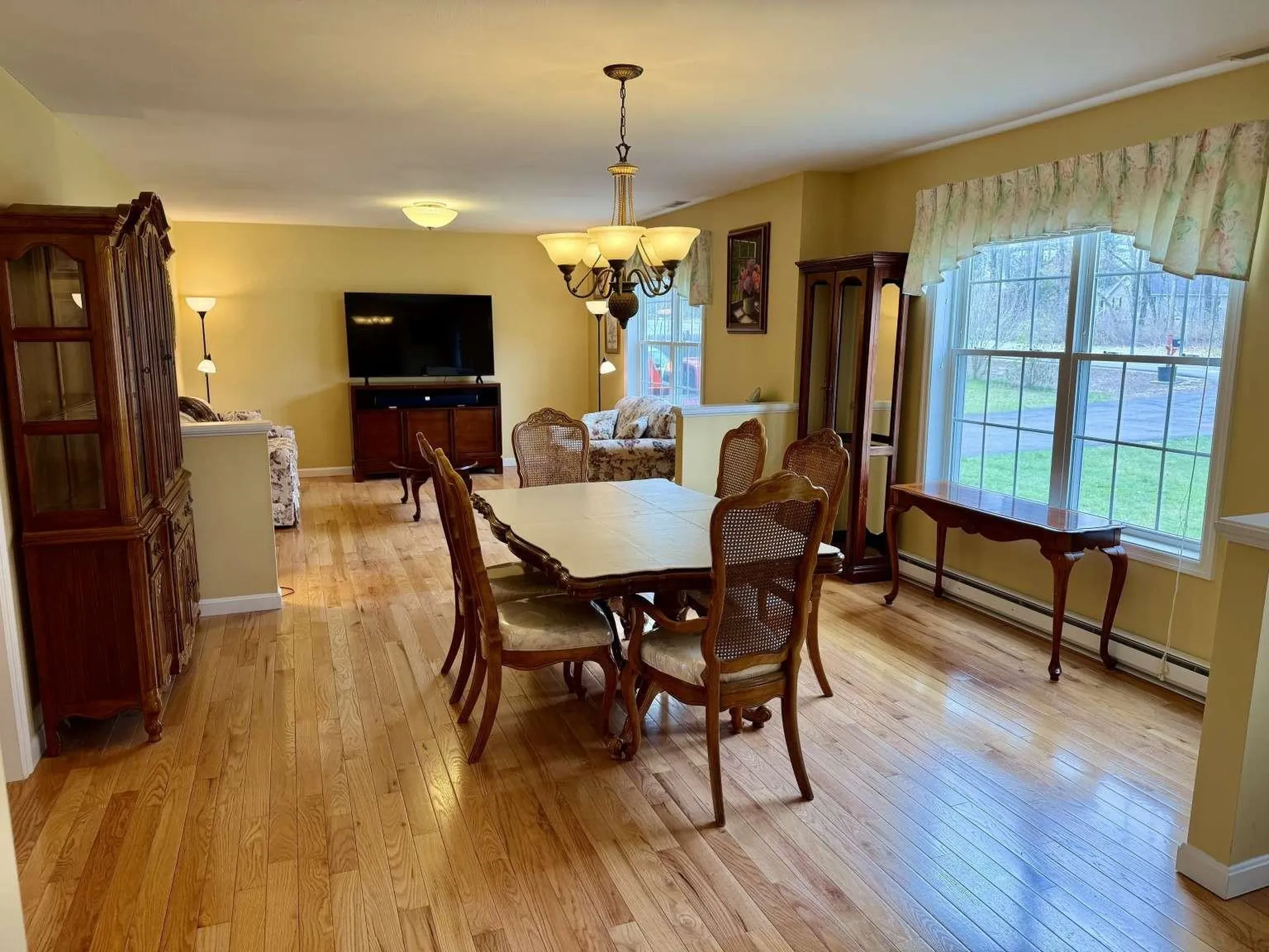 314 Mammoth Road Londonderry NH 03053