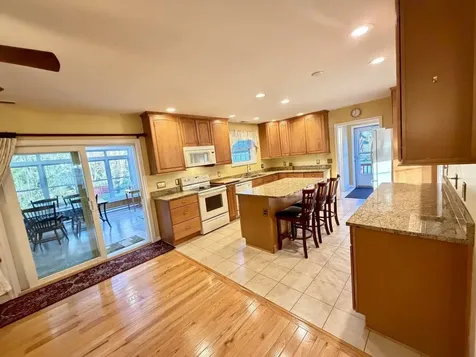 314 Mammoth Road Londonderry NH 03053