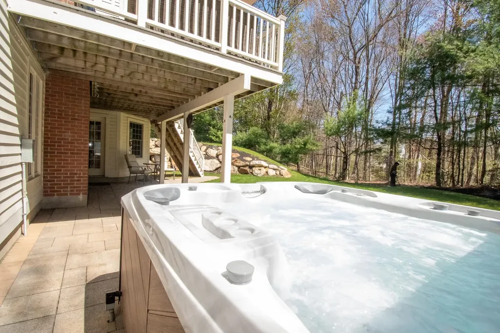 50 Newfane Road Bedford NH 03110