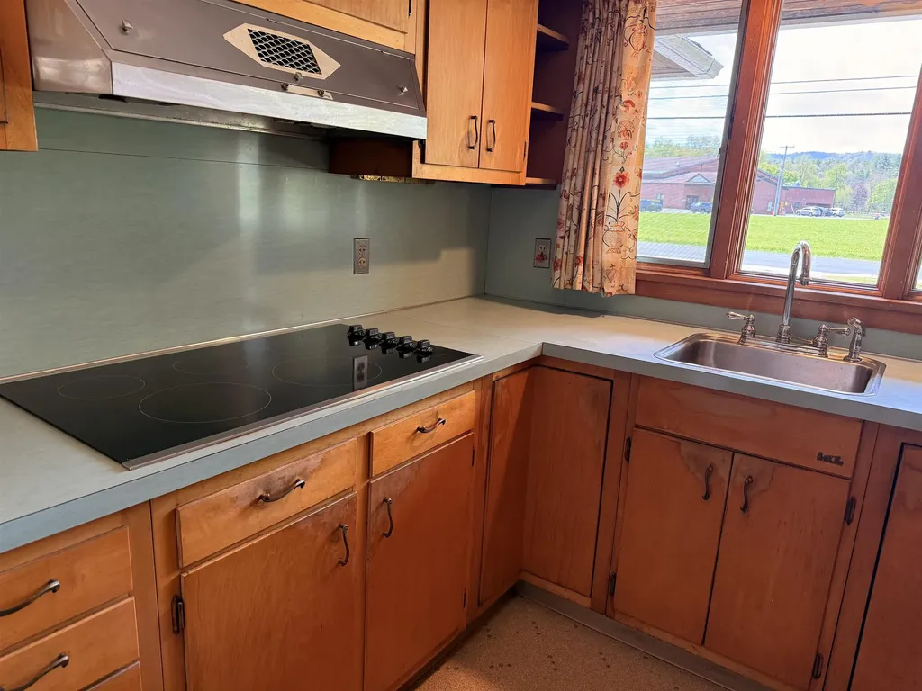 422 Governor Hunt Road Vernon VT 05354