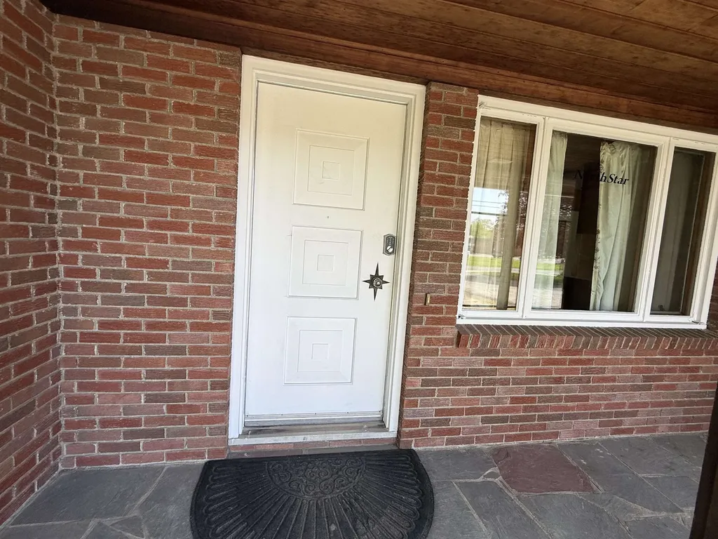 422 Governor Hunt Road Vernon VT 05354