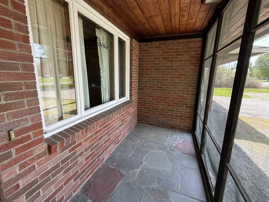 422 Governor Hunt Road Vernon VT 05354