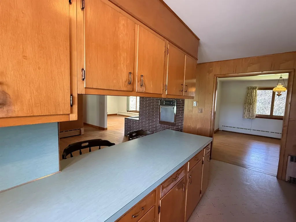 422 Governor Hunt Road Vernon VT 05354