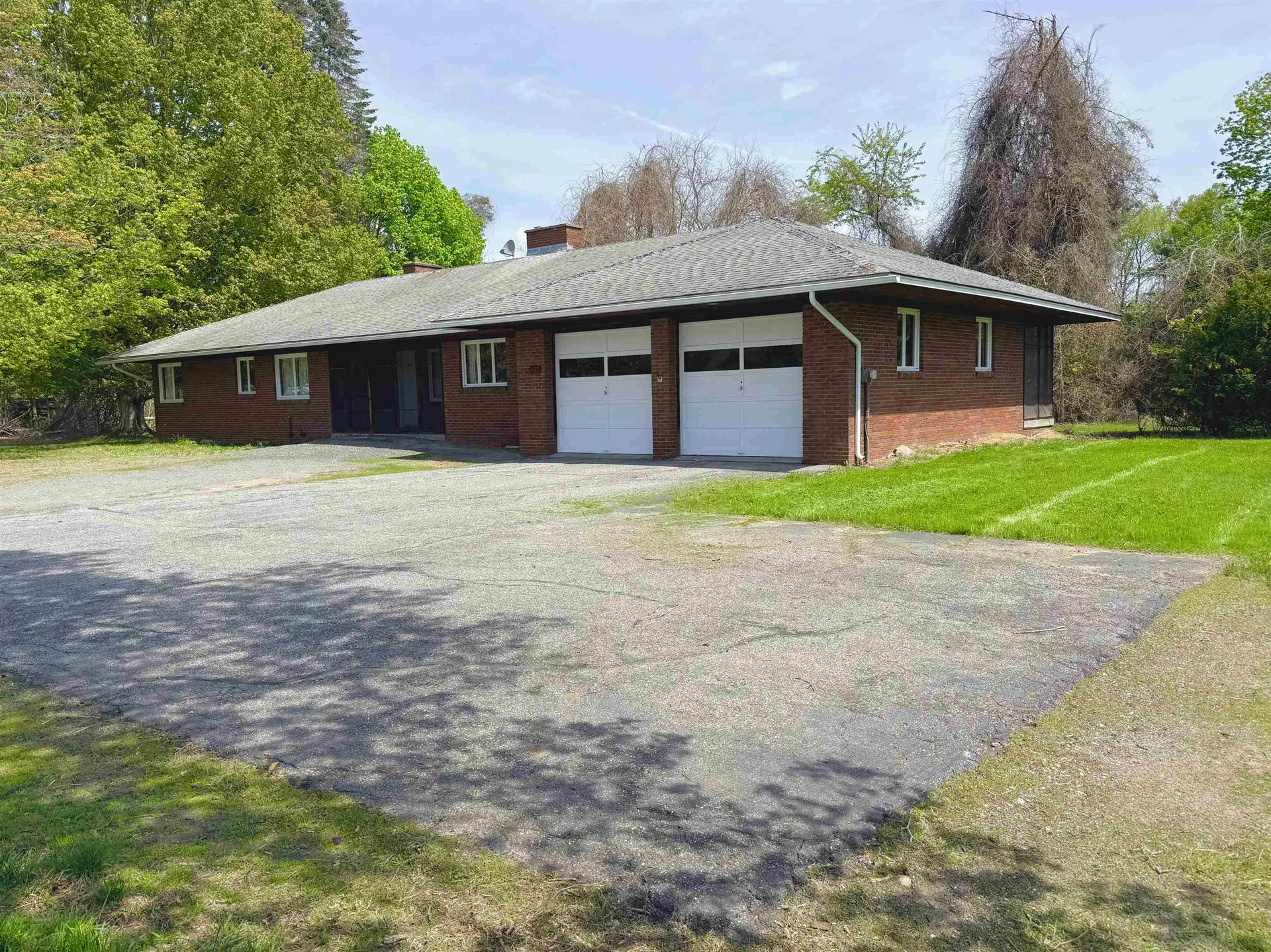 422 Governor Hunt Road Vernon VT 05354
