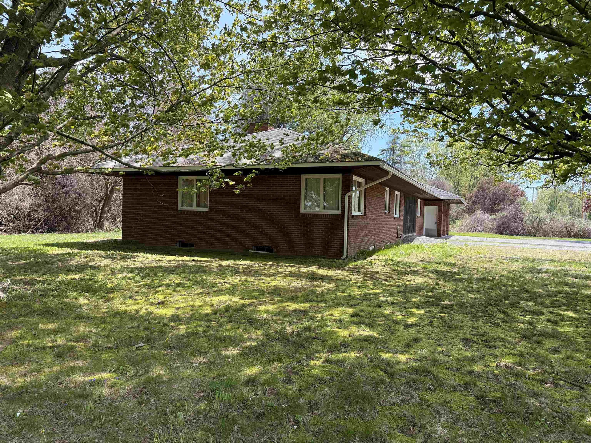 422 Governor Hunt Road Vernon VT 05354