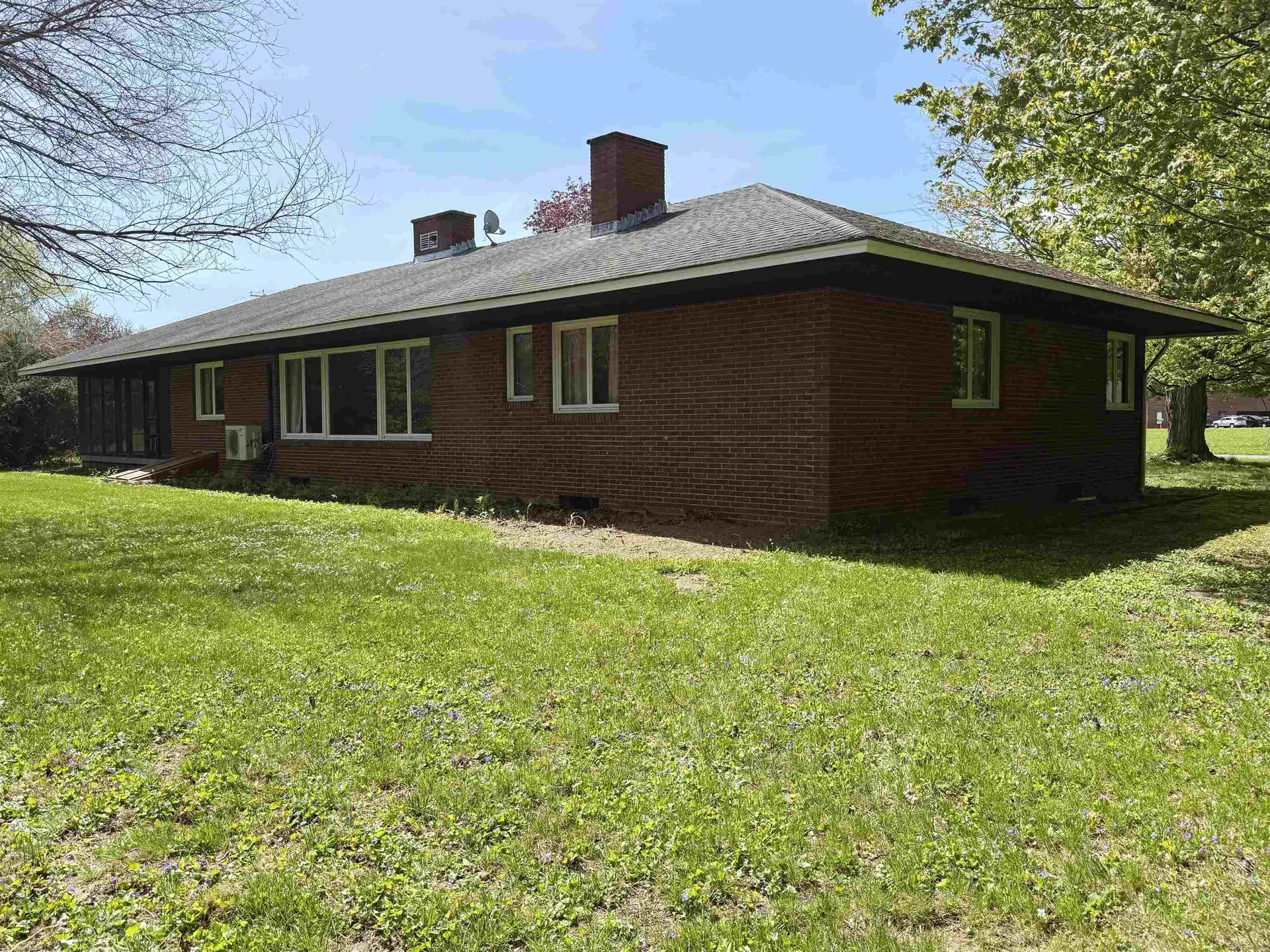 422 Governor Hunt Road Vernon VT 05354