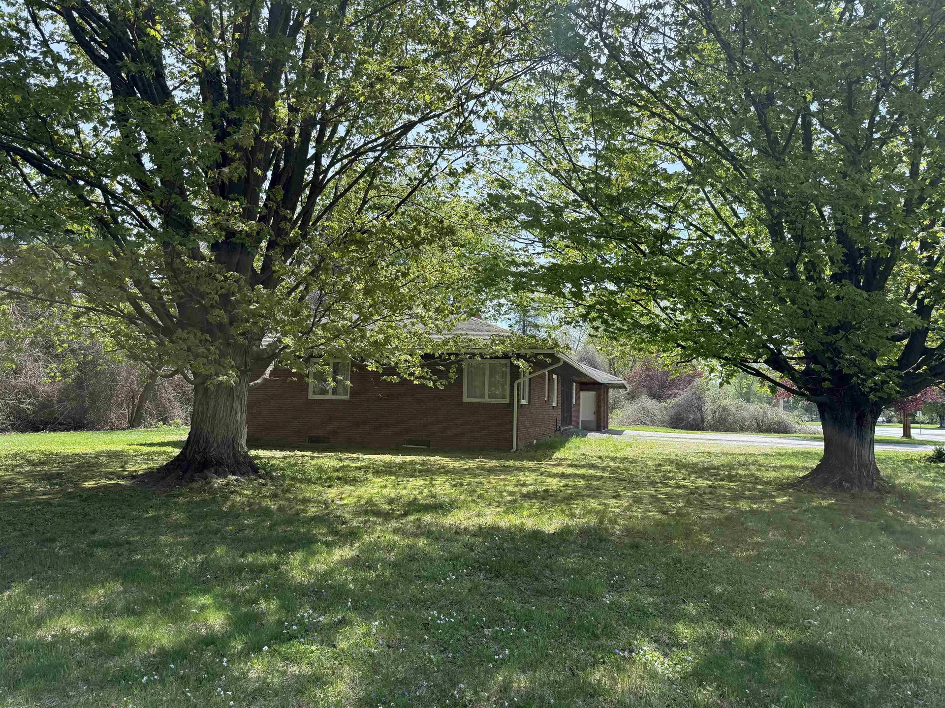 422 Governor Hunt Road Vernon VT 05354