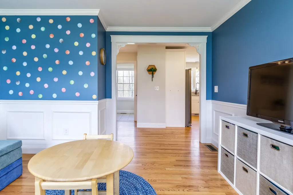28 Mcevoy Lane Epsom NH 03234