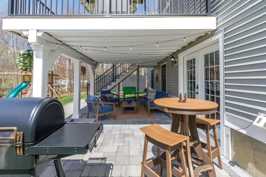 28 Mcevoy Lane Epsom NH 03234