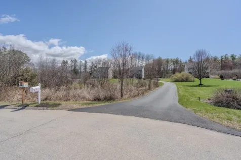 19 Squire Drive Somersworth NH 03878