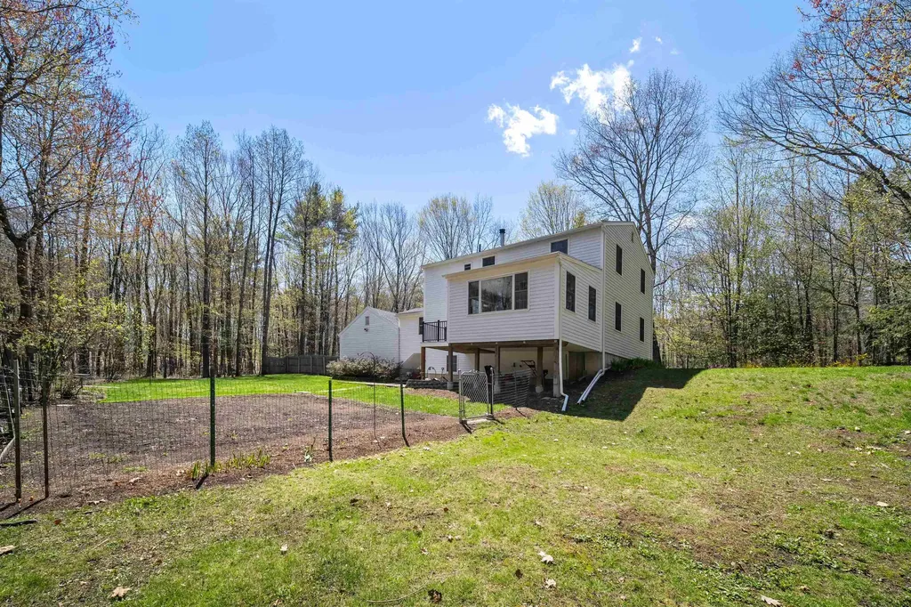 15 Earle Drive Lee NH 03861