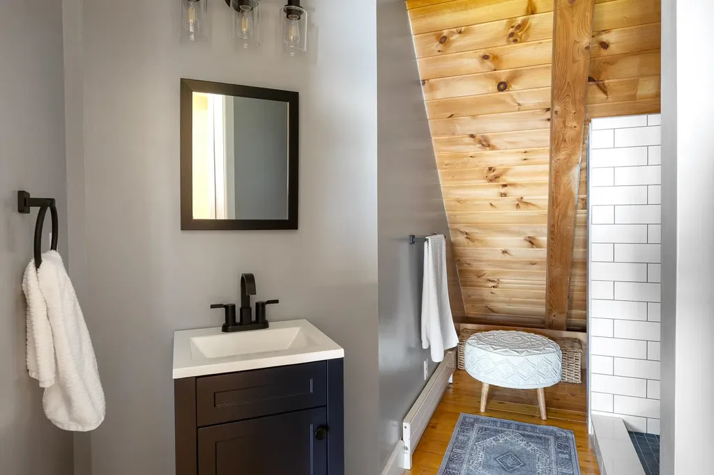 14 Turtle Bay Lane South Hero VT 05486