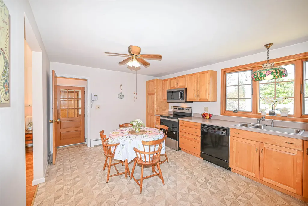 58 Sherwood Drive Hooksett NH 03106