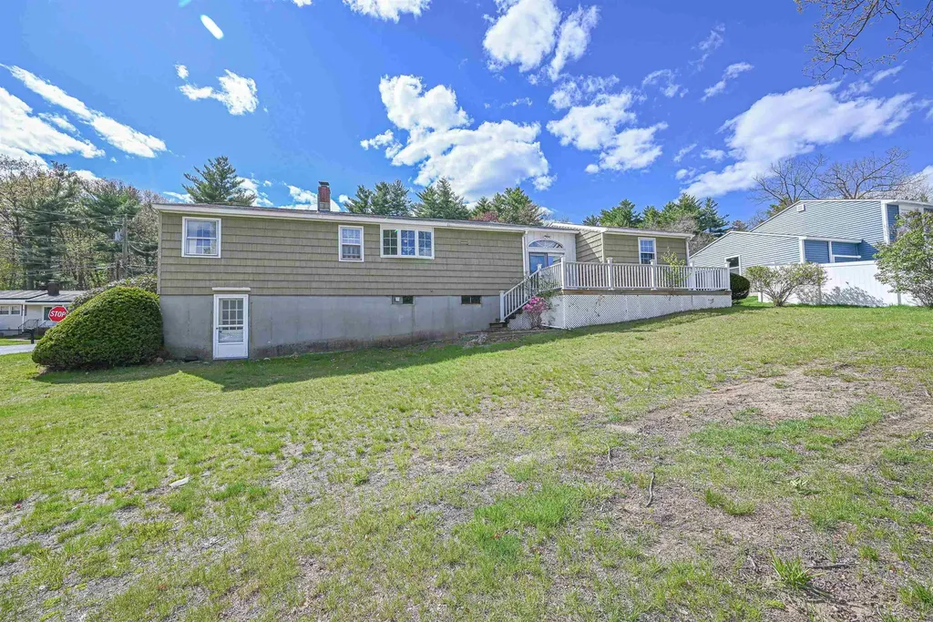 58 Sherwood Drive Hooksett NH 03106