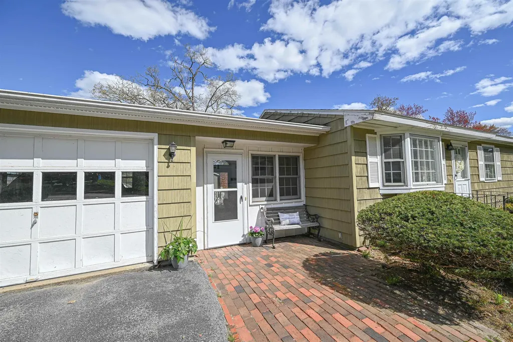 58 Sherwood Drive Hooksett NH 03106