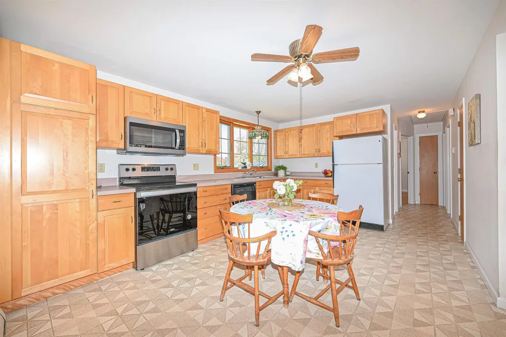 58 Sherwood Drive Hooksett NH 03106