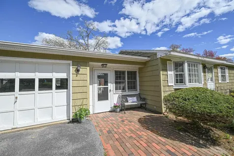 58 Sherwood Drive Hooksett NH 03106
