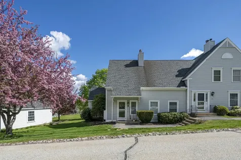 27 B Apple Tree Drive Goffstown NH 03045