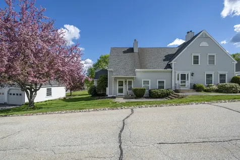 27 B Apple Tree Drive Goffstown NH 03045