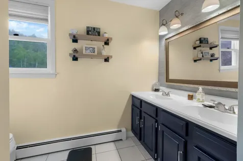 27 B Apple Tree Drive Goffstown NH 03045