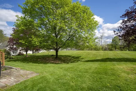 27 B Apple Tree Drive Goffstown NH 03045