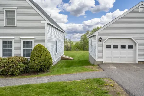 27 B Apple Tree Drive Goffstown NH 03045