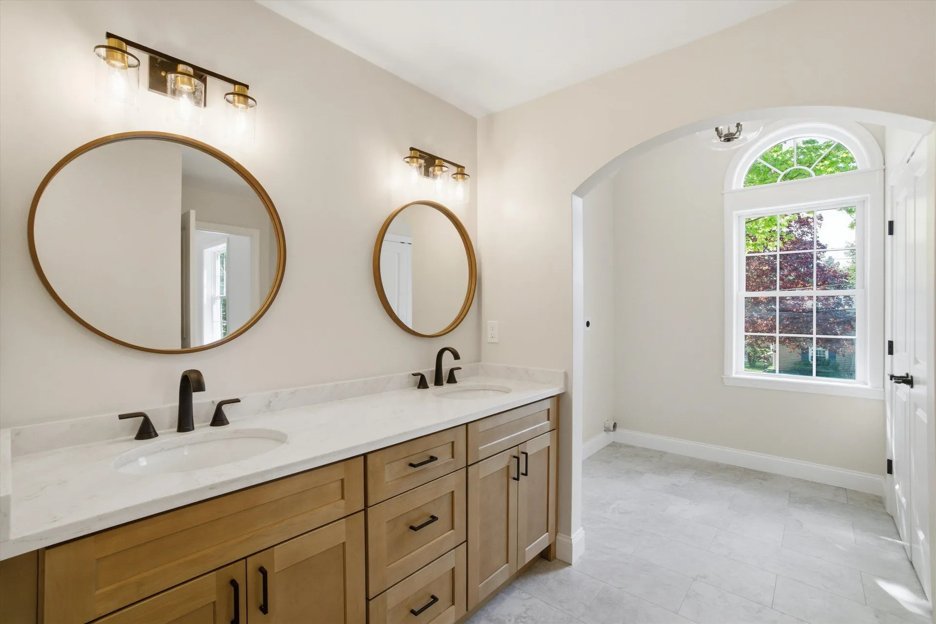 6 Pleasant Street Derry NH 03038