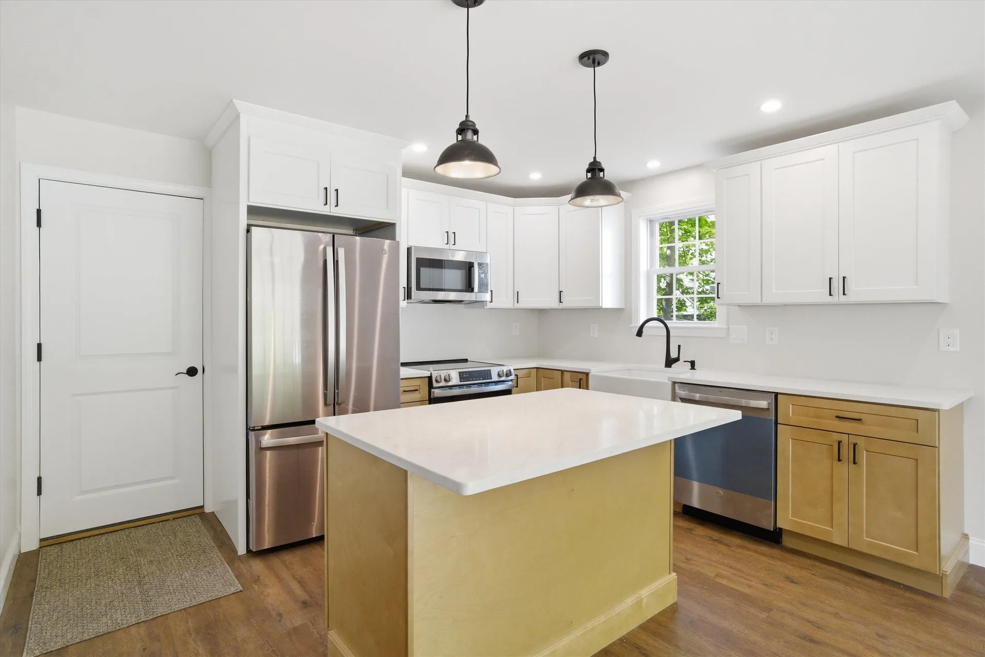 6 Pleasant Street Derry NH 03038