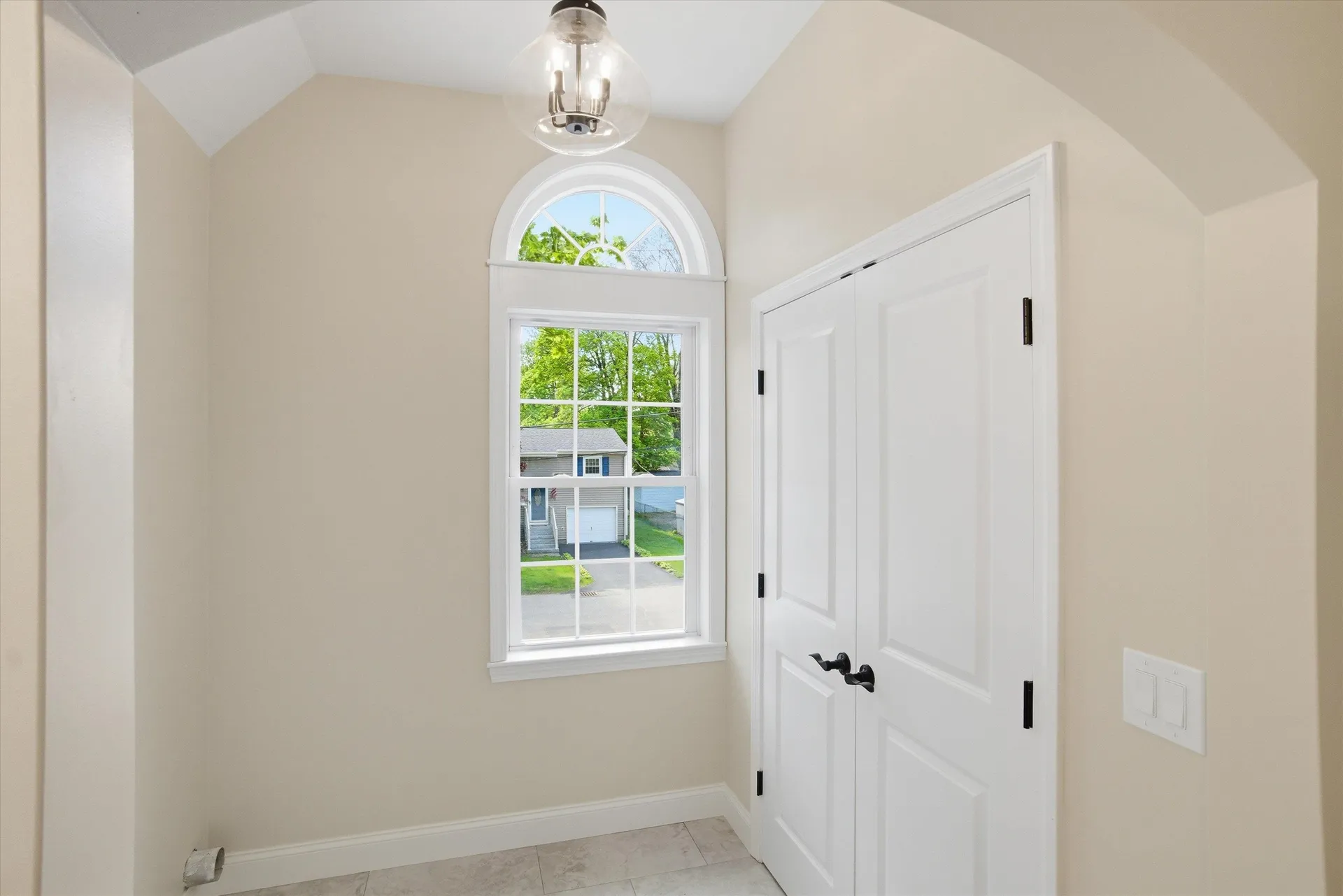 6 Pleasant Street Derry NH 03038