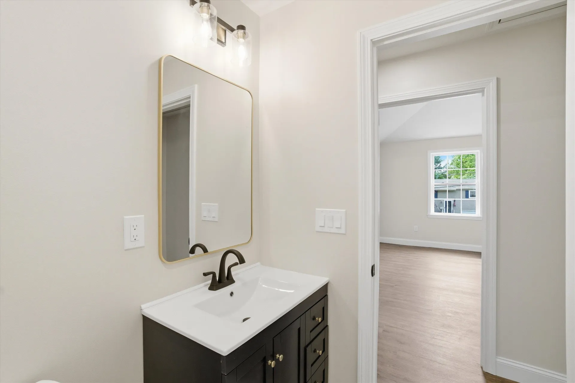 6 Pleasant Street Derry NH 03038