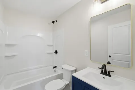 6 Pleasant Street Derry NH 03038
