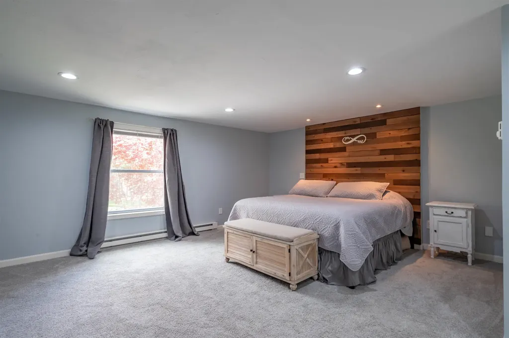 16 Sarah Drive Merrimack NH 03054