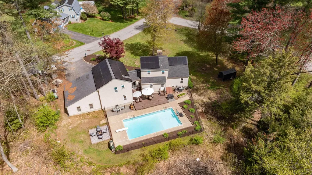 16 Sarah Drive Merrimack NH 03054